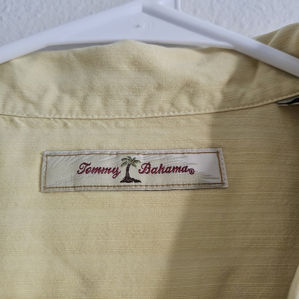 Tommy Bahama 100% Silk Butter Yellow Button Down Short Sleeve Shirt XL - Picture 3 of 4